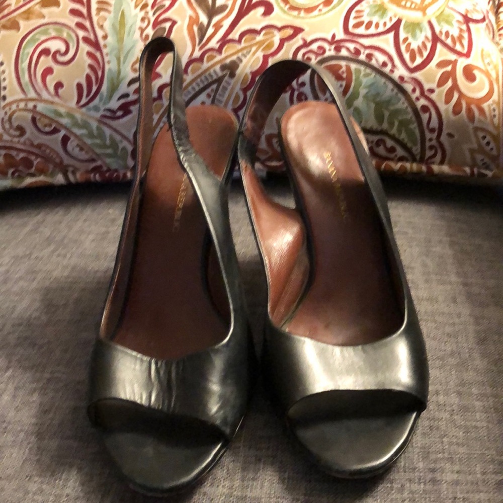 Black leather Banana Republic sling back heels